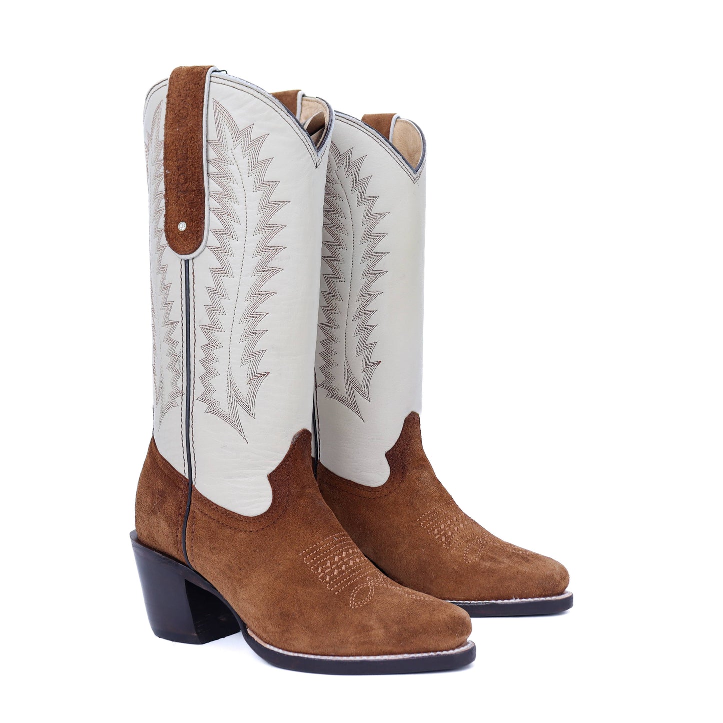 Bota Nogales en piel res con acabado Ante CW510